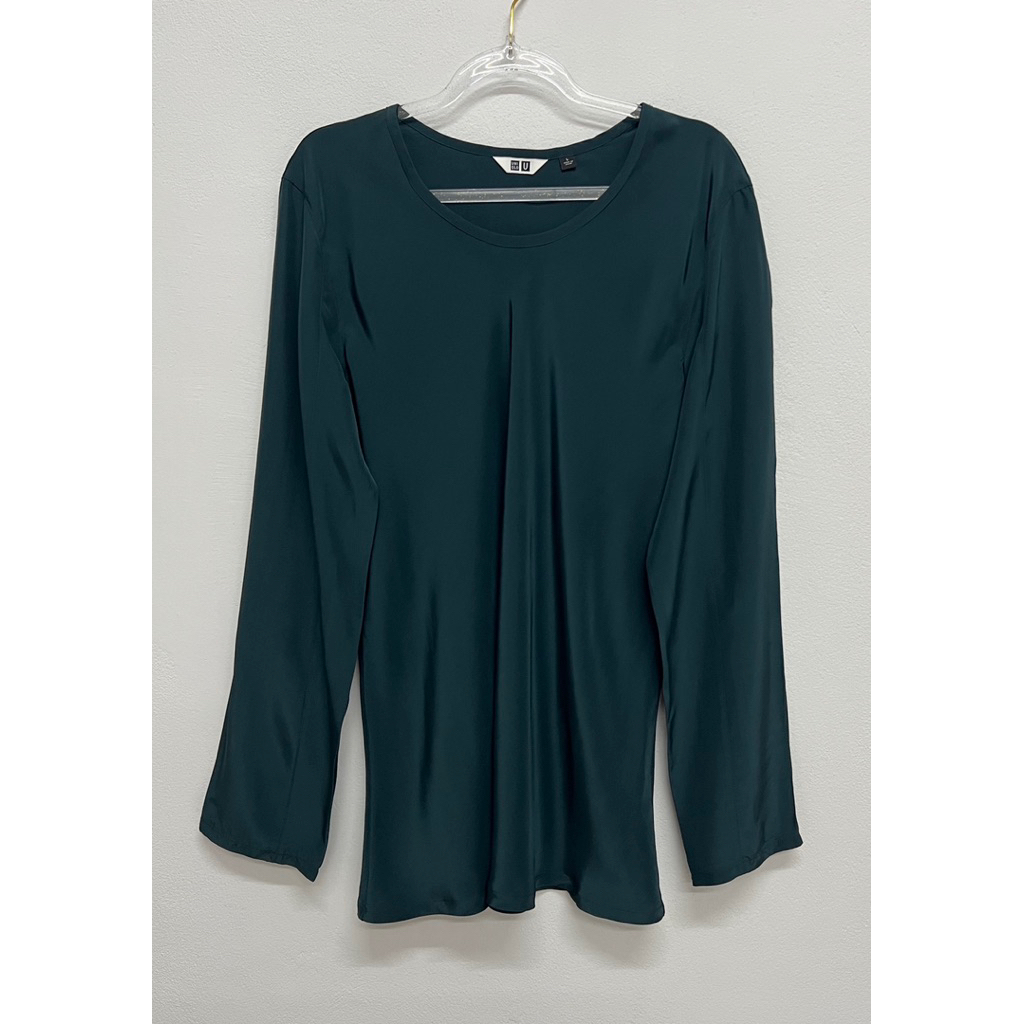 เสื้อเชิ้ตคอยูผ้าเรยอน Uniqlo U Size L อก 36-44 ใหม่มาก สวยกริบ