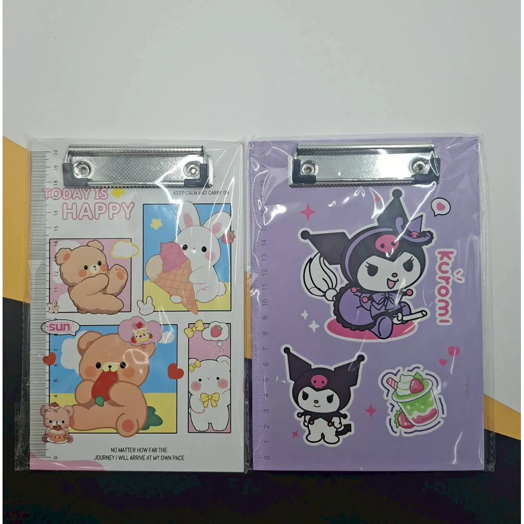 (ยกโหล 12 ชิ้น) No.251 A5 คลิปบอร์ด A5 ClipBoard กระดานรองเขียน สีสันน่ารัก กระดานรองเขียน กระดานรองเขียนสุ่มลาย 12ชิ้น