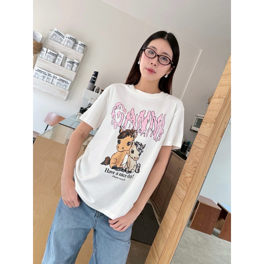 Ganni T-shirt " เสื้อยืดคอกลมแขนสั้น งานชนช็อปไปเลยค้า ลายใหม่ สวยเท่ เนื้อผ้าดี ลายสกรีน