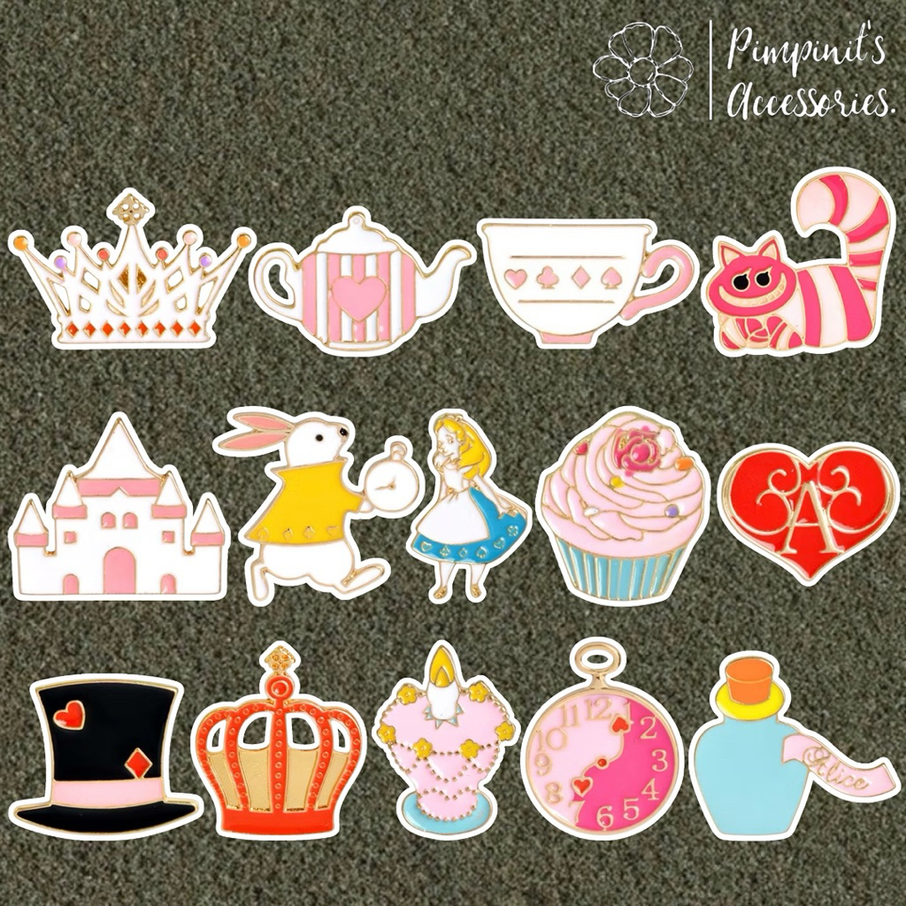 ร้านในไทยพร้อมส่ง : เข็มกลัดเซ็ทอลิซในแดนมหัศจรรย์ ดิสนีย์ | ALICE IN WONDERLAND - DISNEY Enamel Brooch Pin Set.