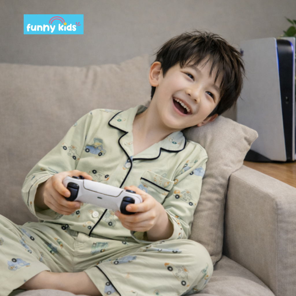 funny Kids ชุดนอนเด็ก ผ้าคอตตอนเนื้อนุ่มนอนสบาย  สำหรับ อายุ4-12ปี  ลายการ์ตูนสดใสสมวัย รถ1(CF251163