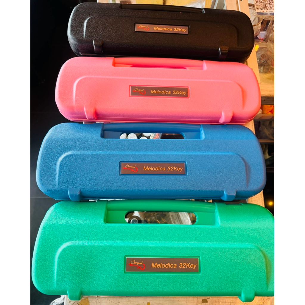 Overspeed Masterเมโลเดี้ยน ขนาด 32 คีย์มี4สีให้เลือกกล่องพลาสติกABSแข็งแรงทนทาน มาตรฐาน Melodian มาพร้อมสายเป่า