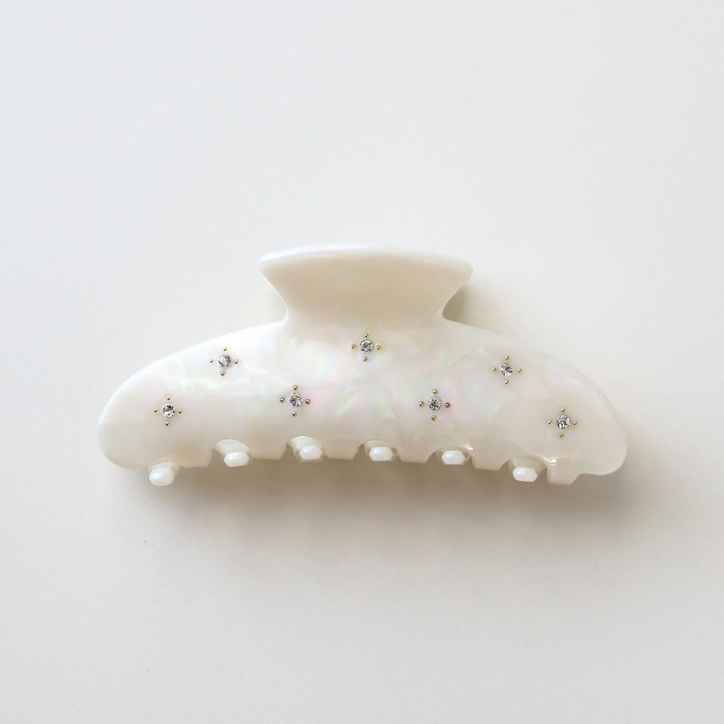 (PRE-ORDER 7-10 DAYS) gimmeblessed.co — Cloud Dancer Hair Claw (Size 10 cm/ *เหมาะสำหรับผมปานกลาง)