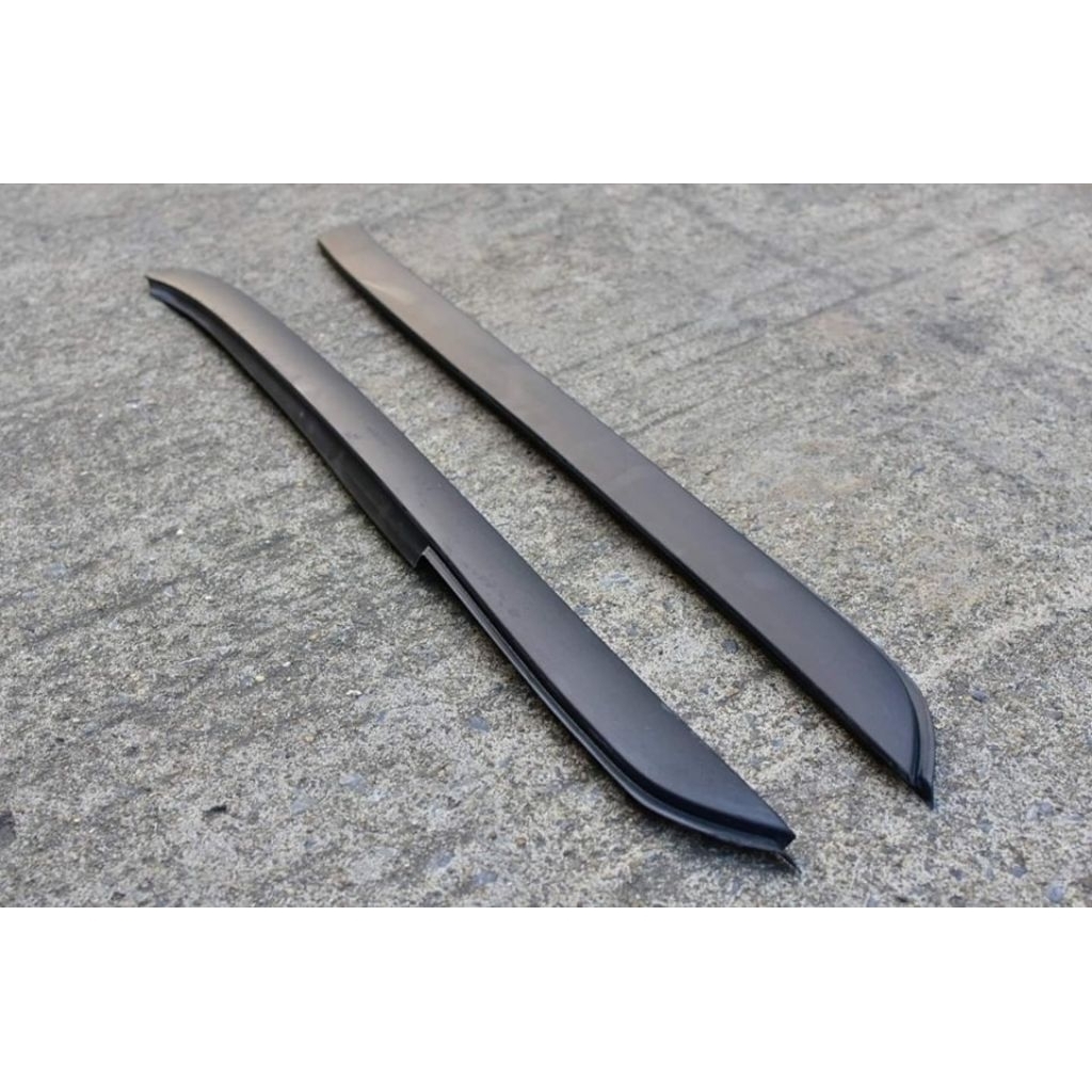 คิ้วขอบกระจกบังลมหน้า Benz Vito W638