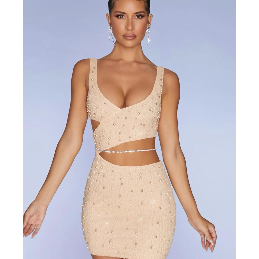 used  Oh polly 💯Halter Neck Cut Out pearl Mini Dressสีขาว (ซื้อจากshop 9000)