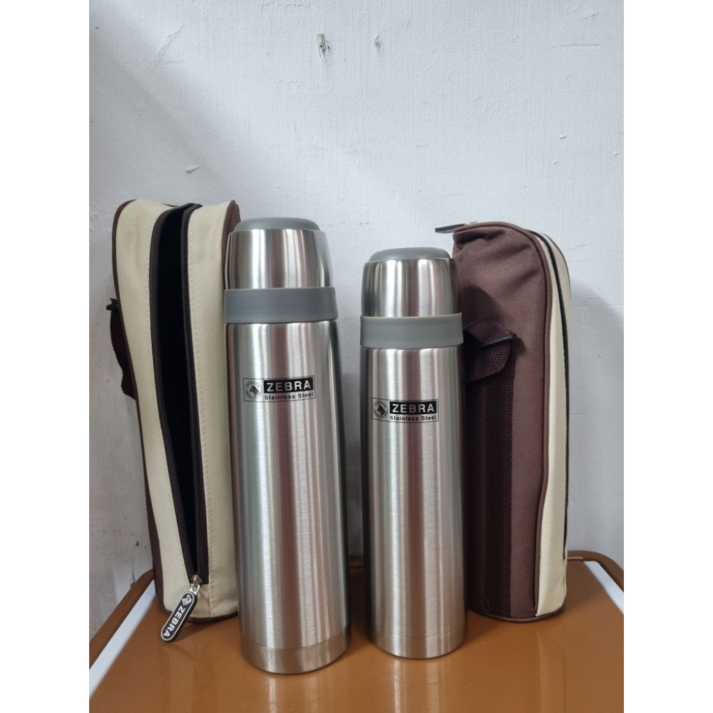 Zebra กระบอกน้ำสูญญากาศ 0.8/1 ลิตร Prima II ตราหัวม้าลาย พร้อมถุงผ้า