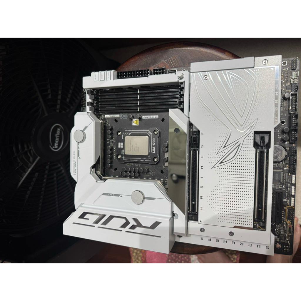 มือ2 ขายรวมหรือแยก I7-14700k + Z790 ROG FORMULA