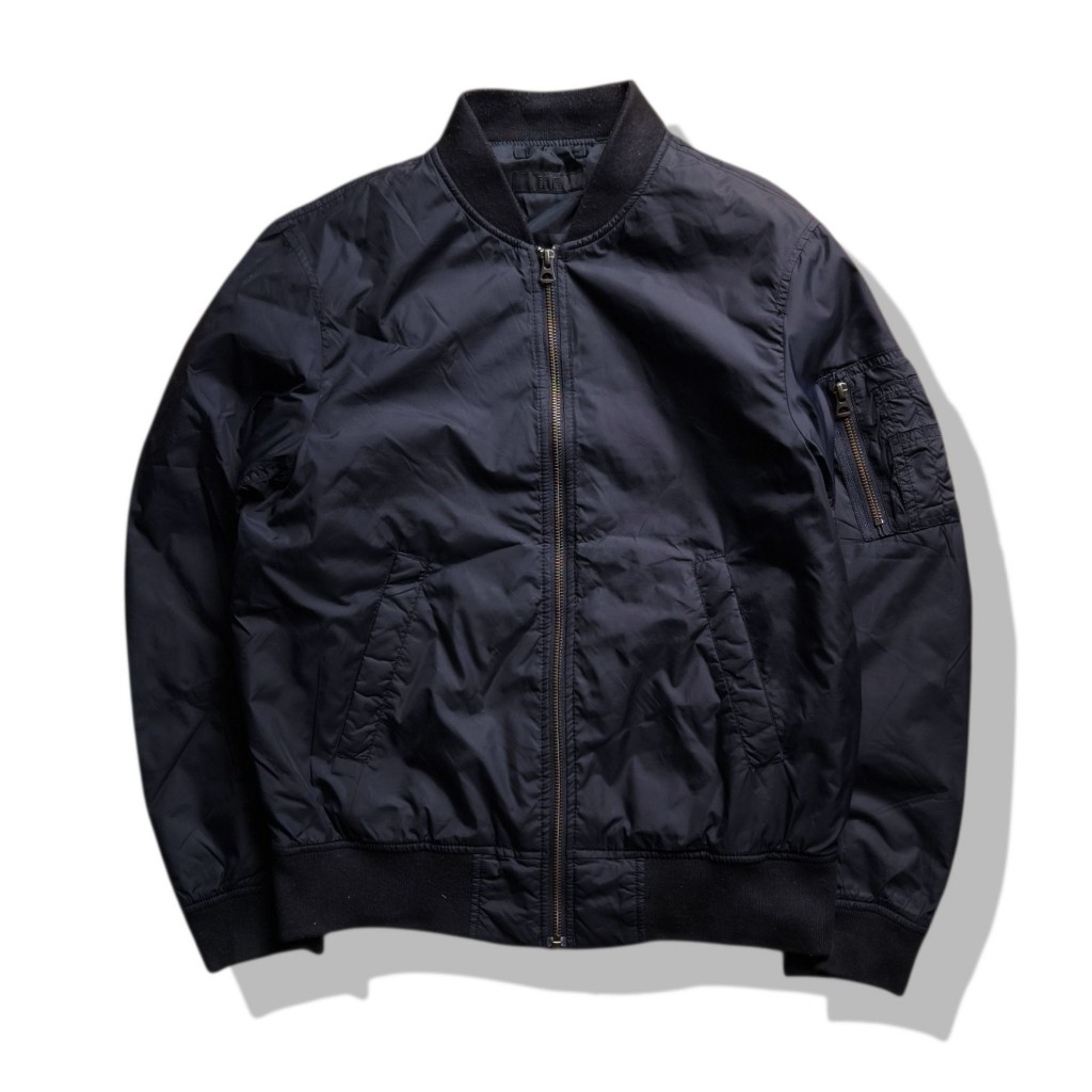 Uniqlo Black Bomber Jacket(M02) รอบอก 43”