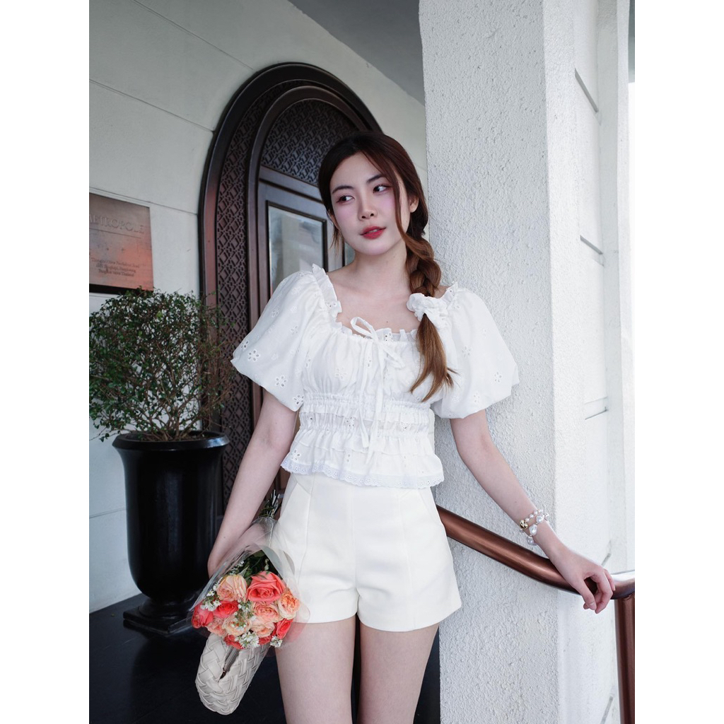 Cuddle.official - Lacie Top (เสื้อครอปแขนบอลลูนผ้าฉลุ+ยางมัดผม)