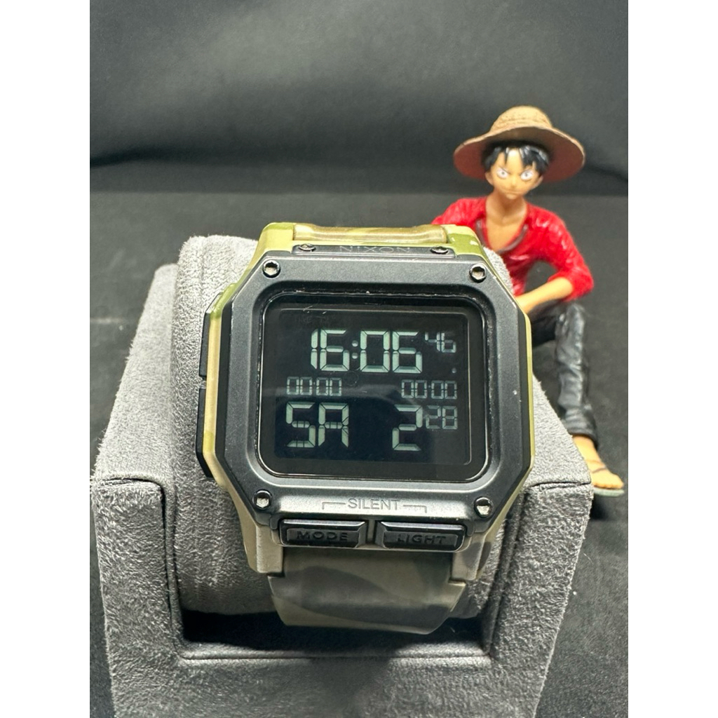 นาฬิกามือสอง Nixon Digital Regulas  แท้ พร้อมใช้ รับประกันแท้ตลอดอายุการใช้งาน