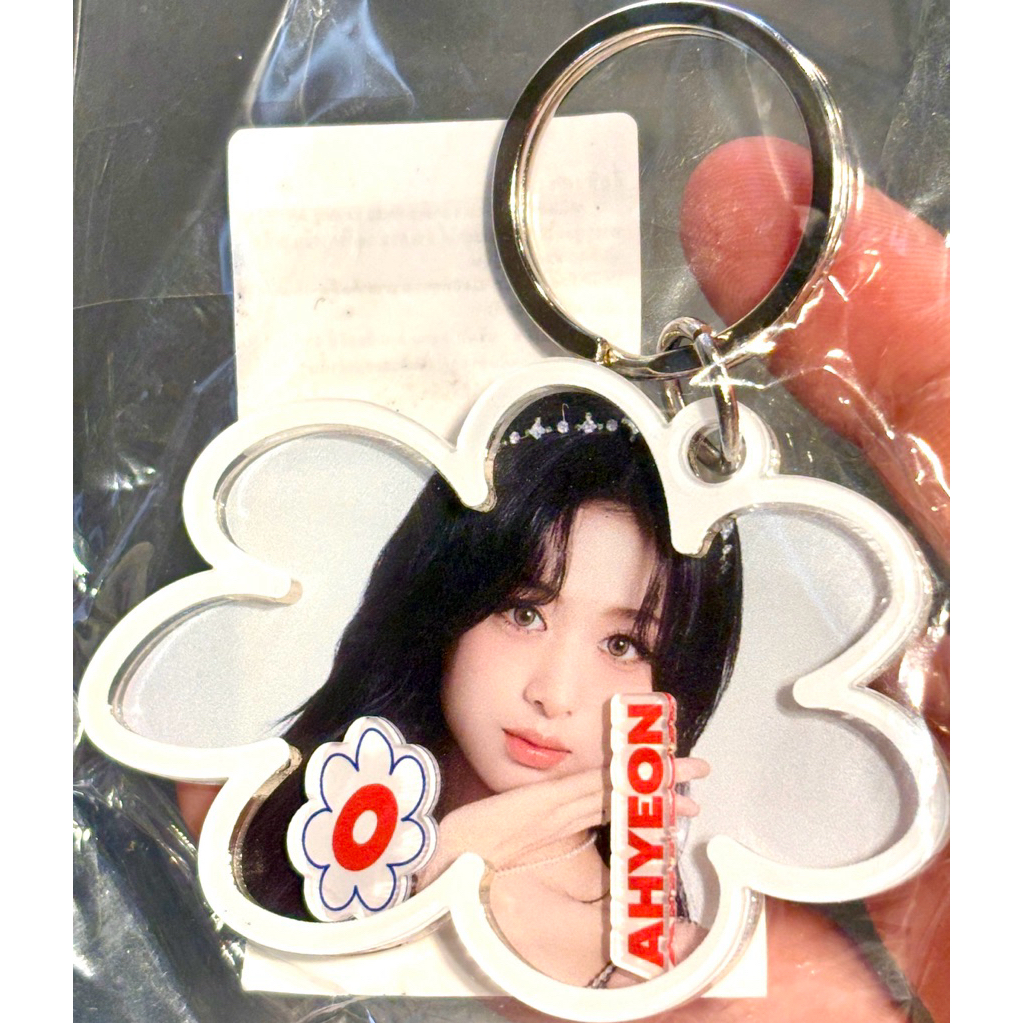 ❤️😈ส่งด่วน สินค้าBabymonsters popup store BANGKOK @ICONSIAM ของแท้ทุกชิ้น พัด พวงกุญแจ มีsunsilk card ด้วย