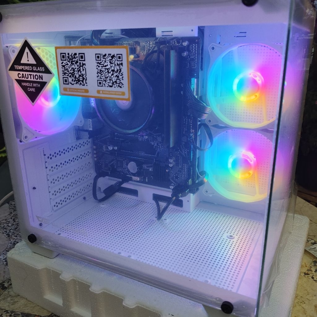 คอมพิวเตอร์เล่นเกมส์ ราคาย่อมเยาว์ R5 4600G ใช้ทำงานเเละเล่นเกมส์เบาๆได้