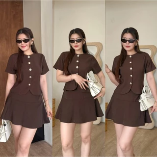 Coco Set : ชุดเซ็ทกระโปรงสั้นเสื้อคอกลมแขนสั้น เสื้อแขนสั้นแต่งกระดุมทอง กระโปรงสั้นแต่งระบายมีซับ BETTY (B056)