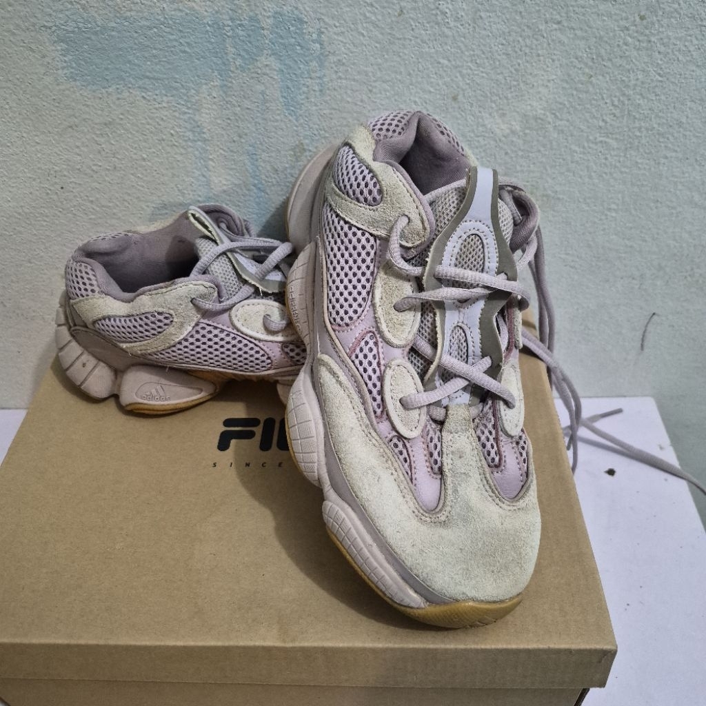 Adidas Yeezy    Shopee