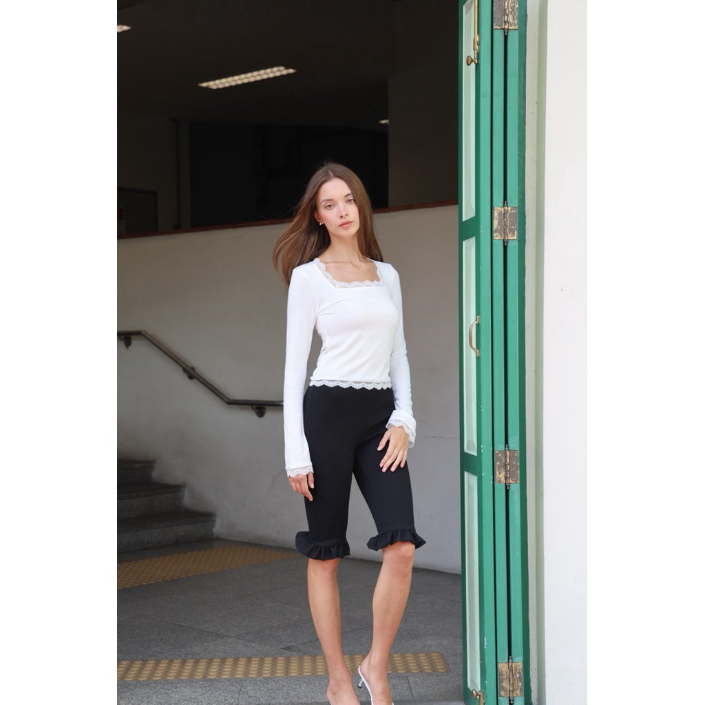 Maynita - Ruffle capri pants กางเกงเลกกิ้งขาสั้น