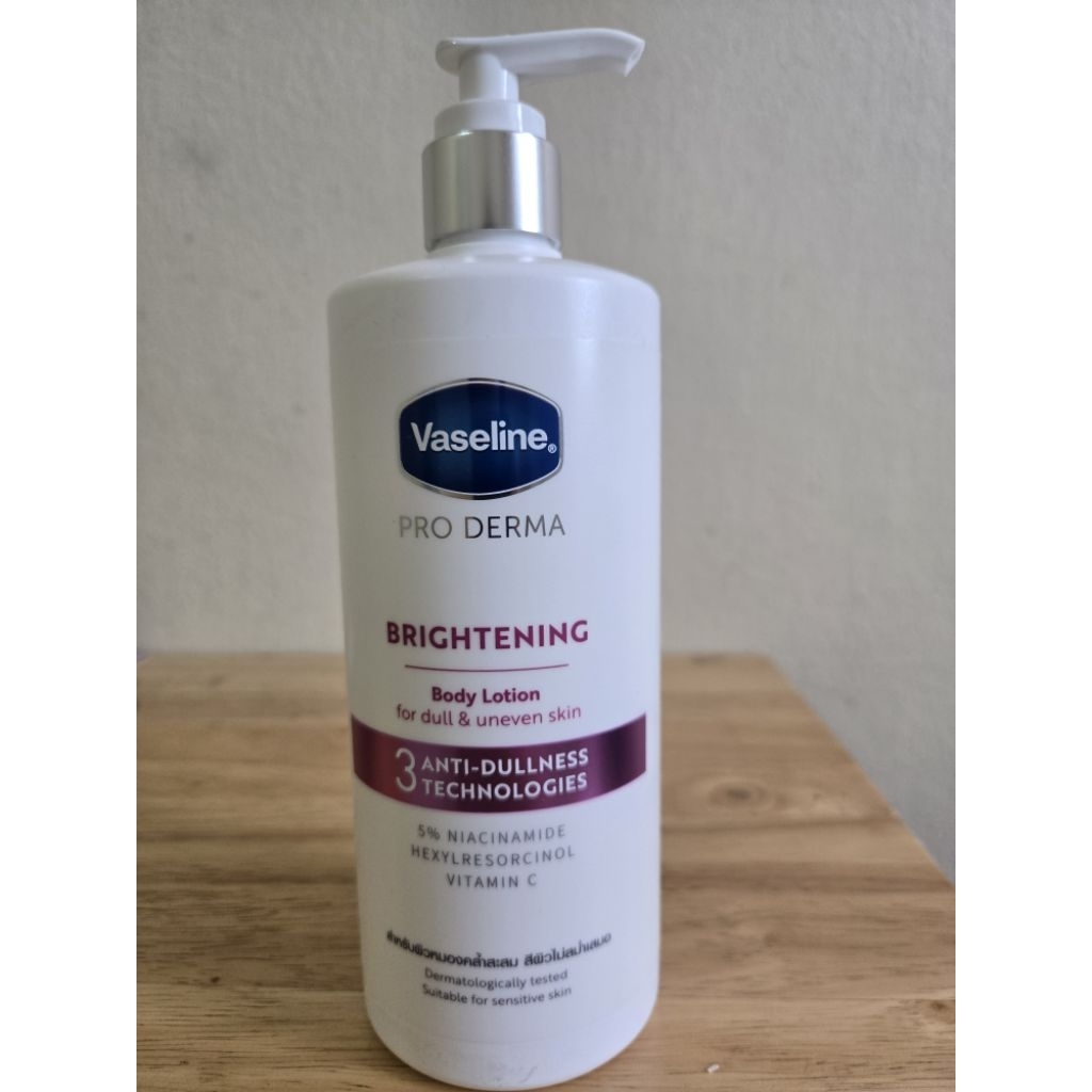 ***สูตรใหม่ ขวดใหญ่ หมดอายุ 10/2028 ของแท้*** Vaseline Pro Derma Body Lotion 3 Brightening 465 ML.วา