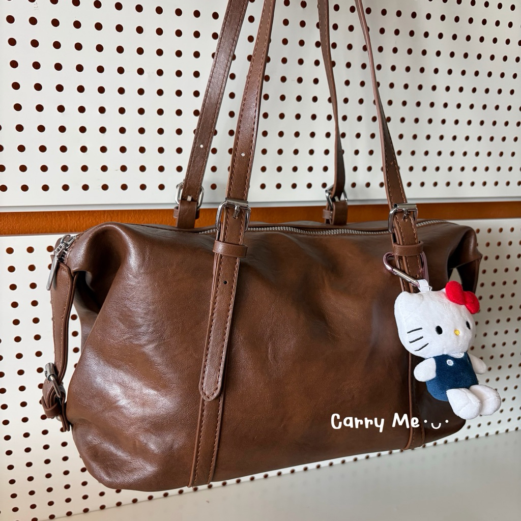 Carry Me･ᴗ･ | (*พร้อมส่ง) กระเป๋าหนัง PU ปรับสะพาย 3 ระดับ ขยายทรงได้ นุ่ม เบา ใส่ ipad ได้ จุของเยอะ ใช้งานง่าย