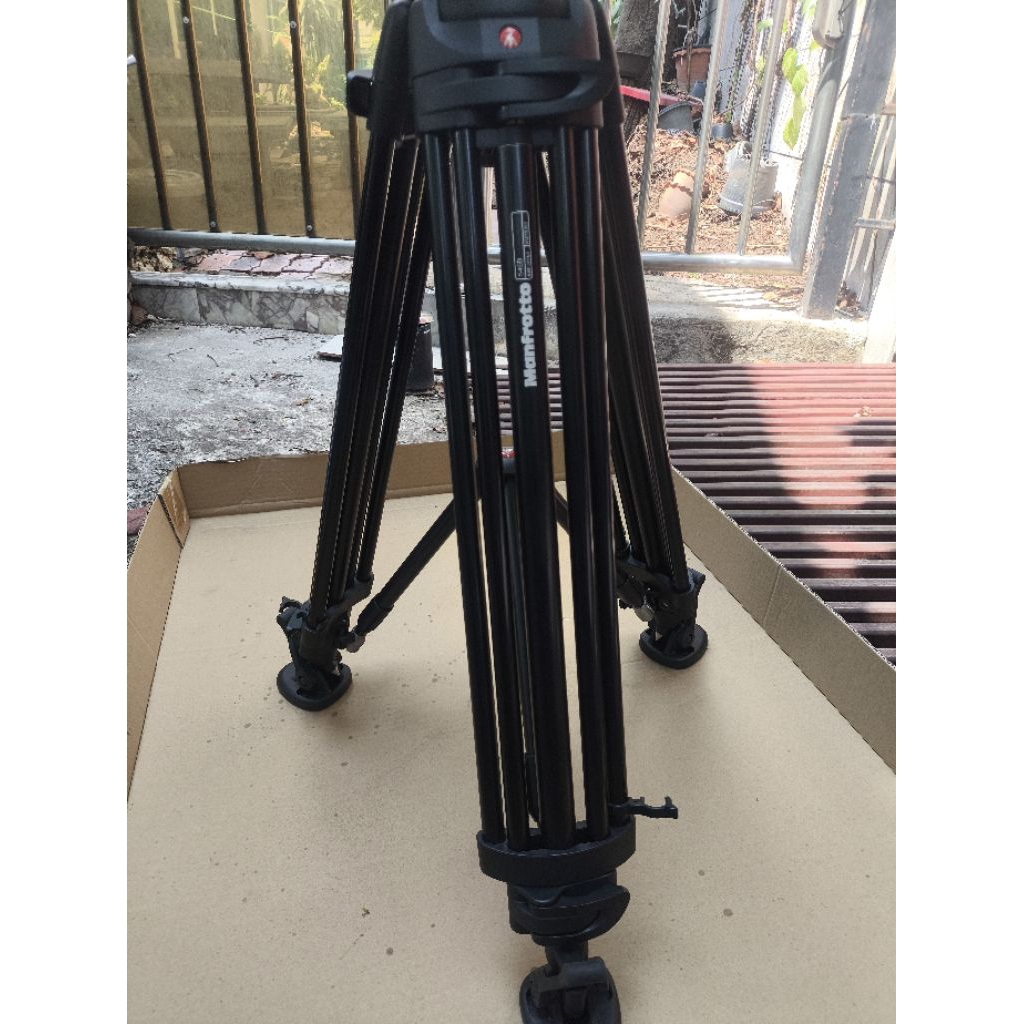 Manfrotto 546B Tripod