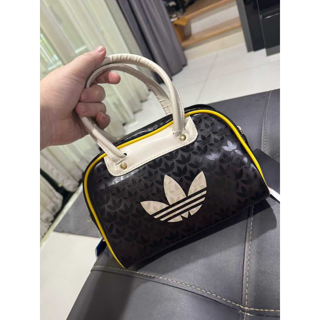 กระเป๋า Adidas Originals mono  mini bowling bag สีน้ำตาล