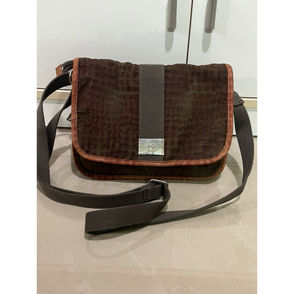 กระเป๋าสะพายkiplingแท้มือสอง