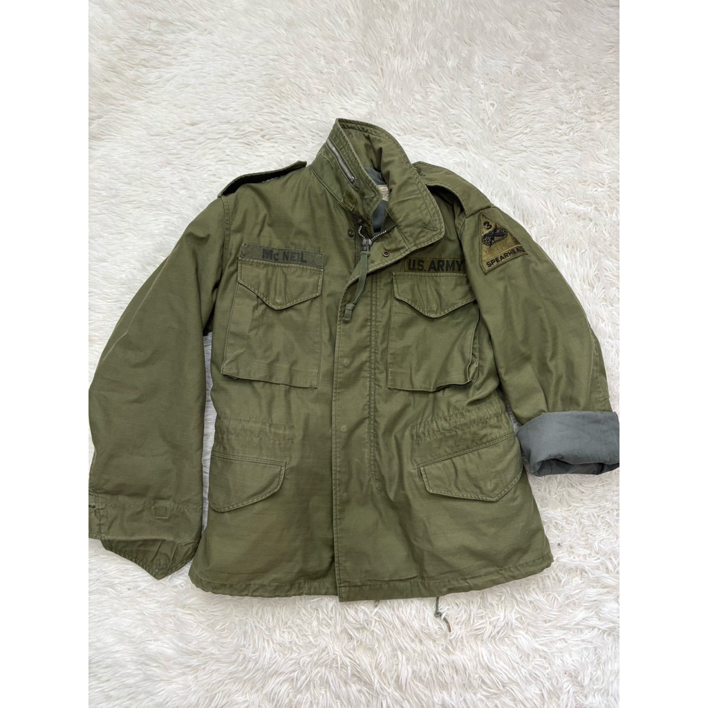 ซับต่างซิปเงิน M65 1968Coat Man’s Field W/Hood Silver Zip Gray liner Short Small  รอบอก42-44“ ยาว28”