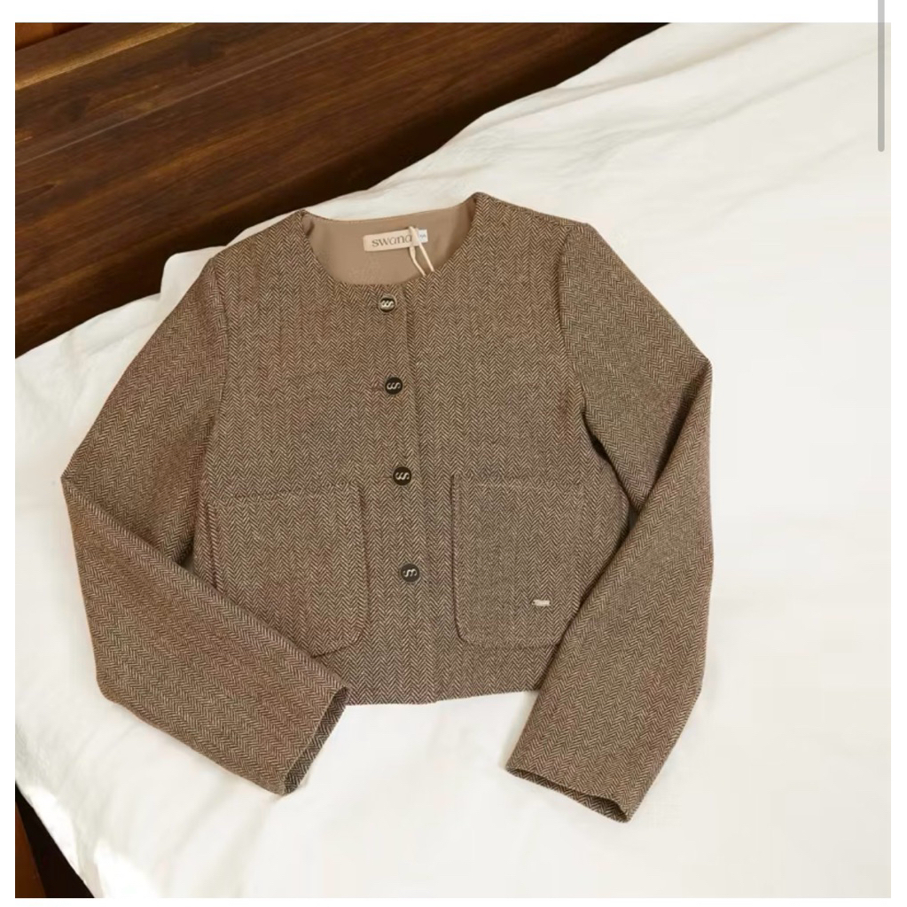 ** พร้อมส่ง ** Swana.ss -  Faye blazer crop top (S-4XL) 🌼🤍 เสื้อครอปเบเซอร์ ผ้าทวิตทอกระสอบ