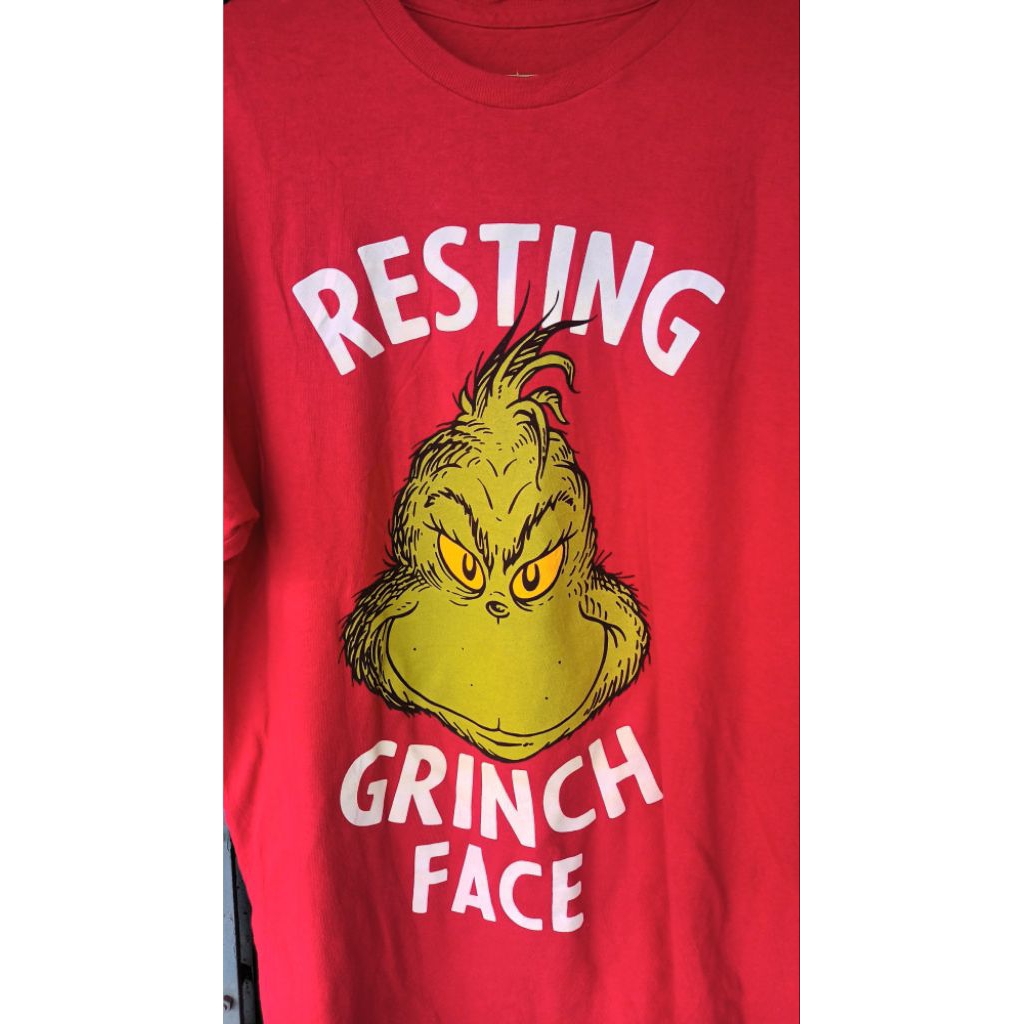 เสื้อยืดวินเทจ Men's Lg Delta Red Resting Grinch Face Graphic Grinch T Shirt ลายสวย มือสองสภาพดี