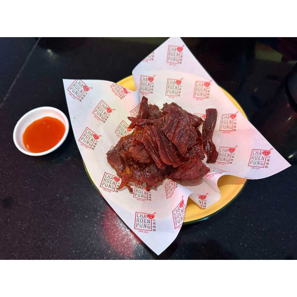 เนื้อแดดเดียว แบบพร้อมทาน ทอดแล้วฉีกซองทานได้เลย คัดพิเศษไม่ติดมัน ขนาด 100 กรัม(น้ำหนักชั่งหลังทอด)