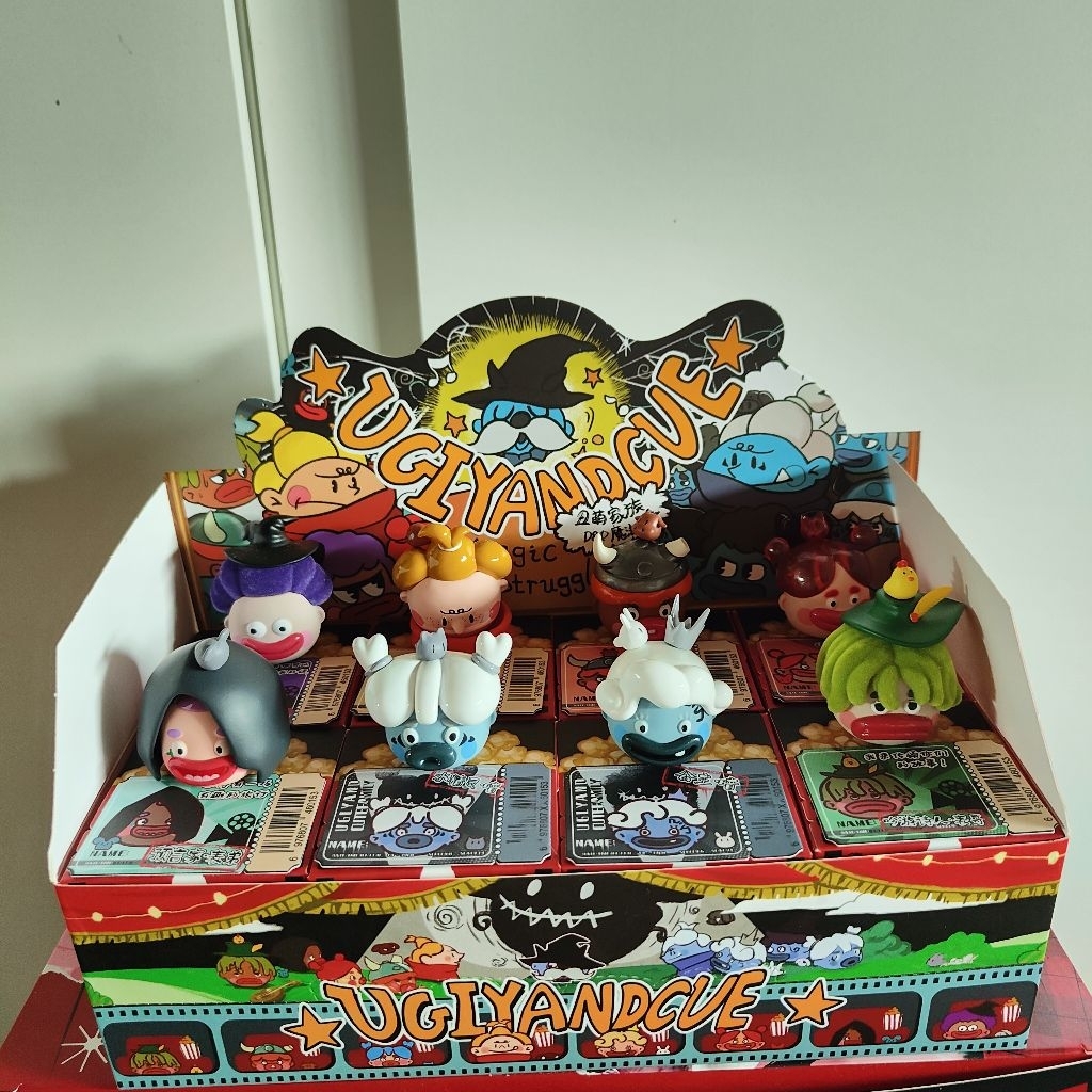 Ugly Family Mini Figure ยกเซต 8 ตัว สีปกติ+สีพิเศษ