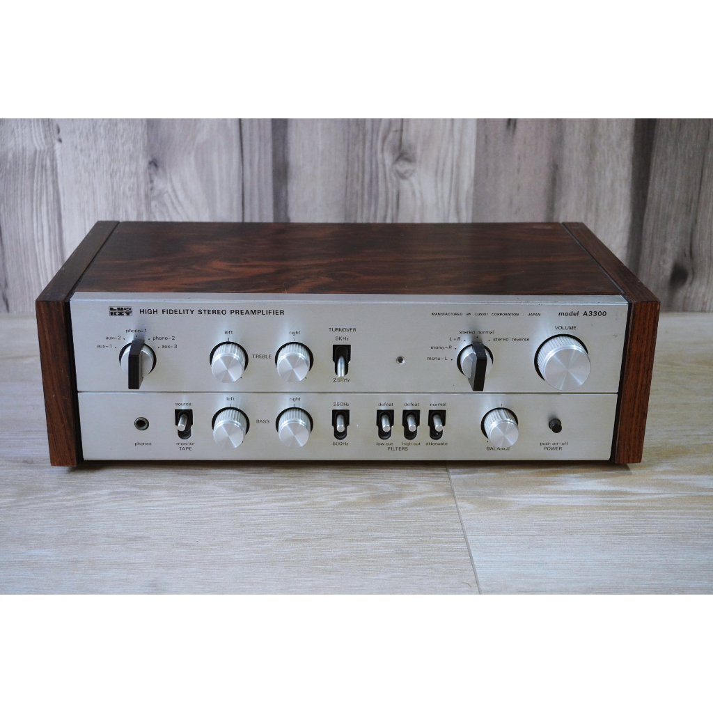 Pre Amp Luxman A3300