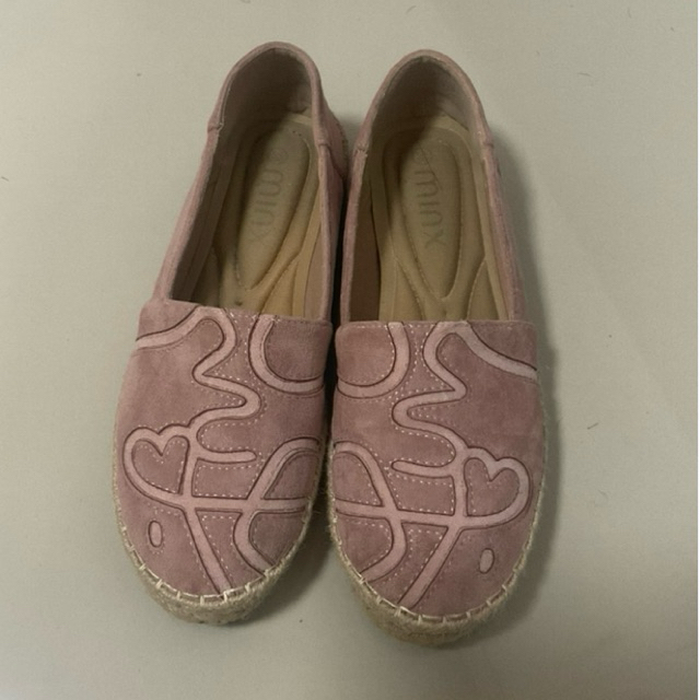 MINX ส่งต่อรองเท้า หนังกลับ ใหม่มาก