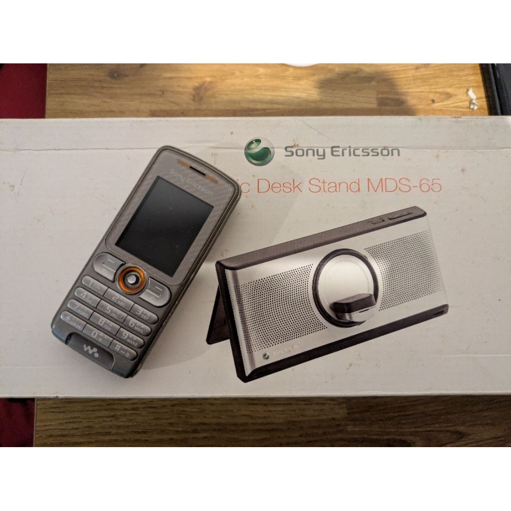 Sony Ericsson มือถือ + ลำโพง