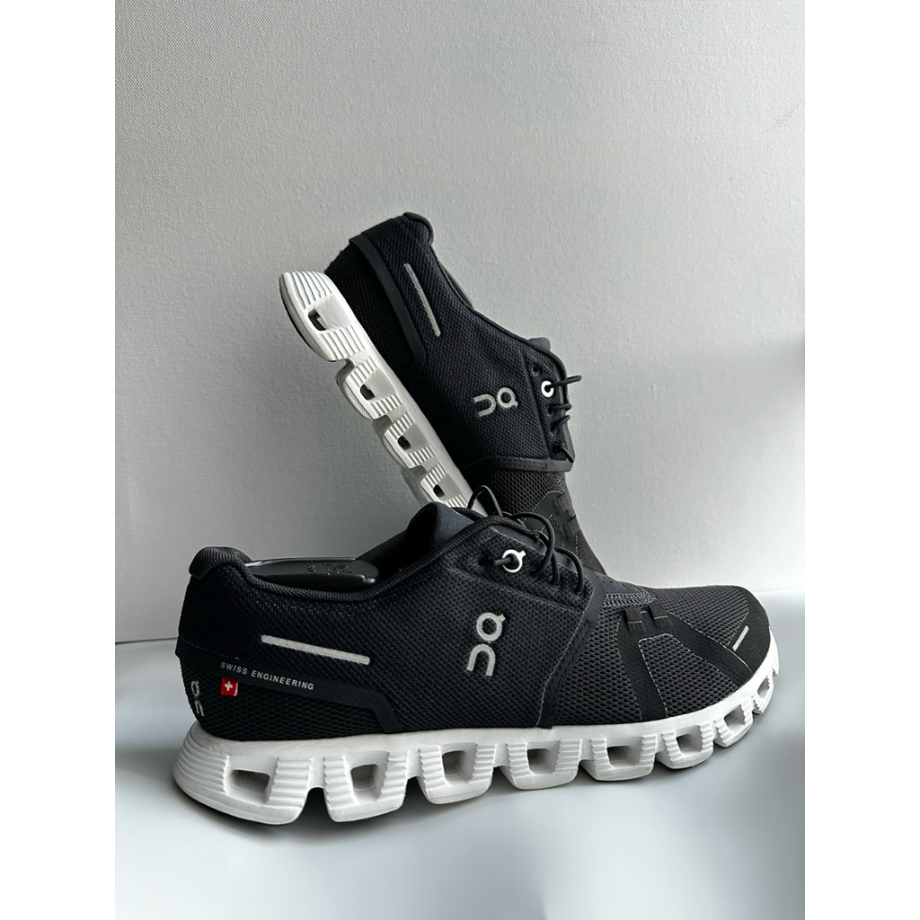รองเท้ามือสอง On Cloud สีดำ