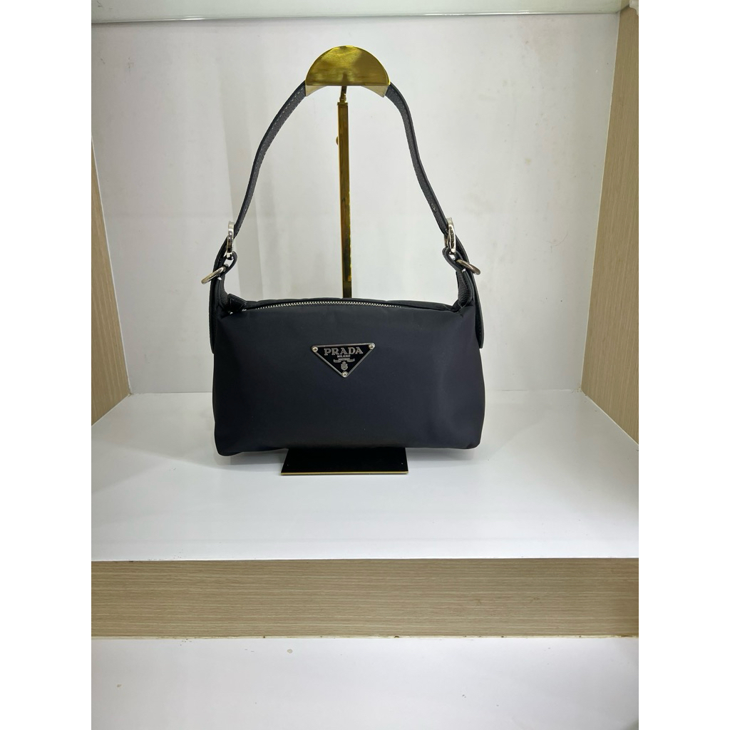 กระเป๋ามือสอง Prada milano