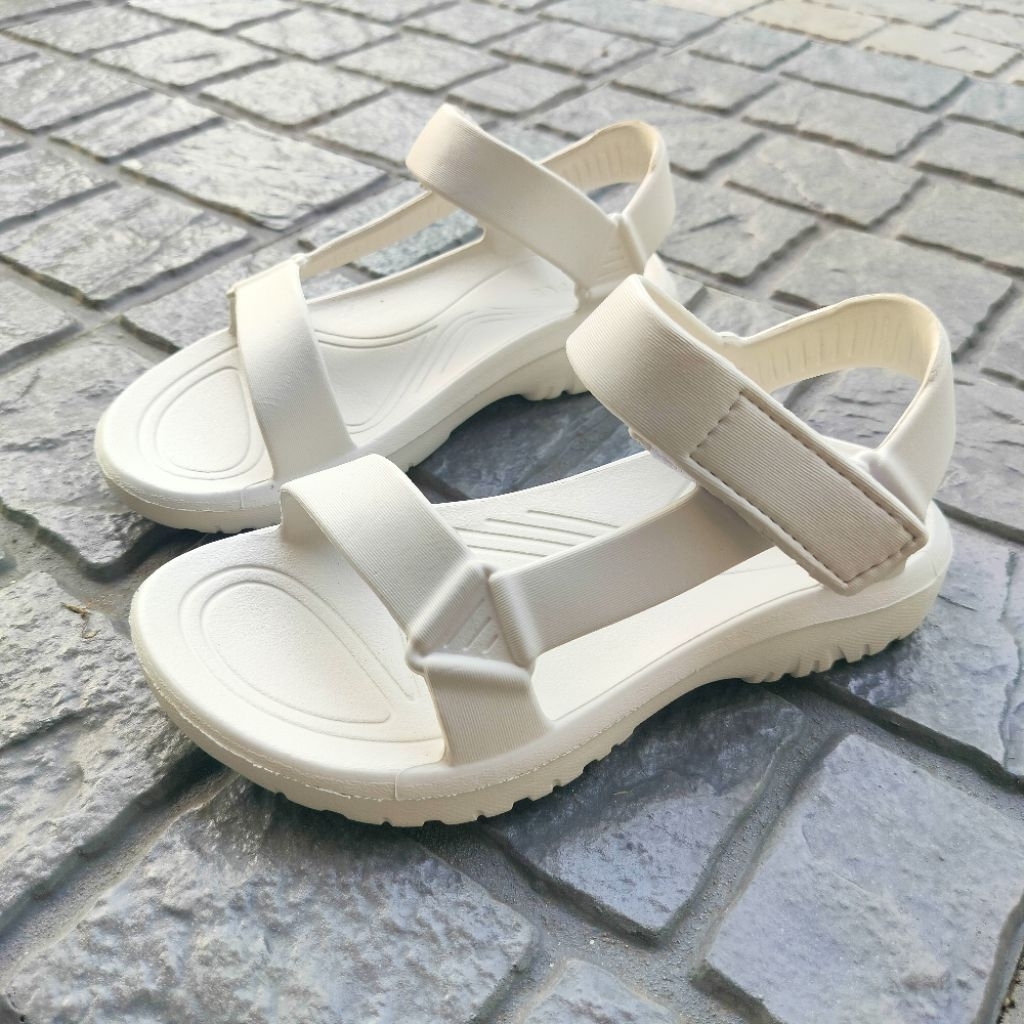 Red apple  รองเท้ารัดส้น พื้นนุ่มเบา