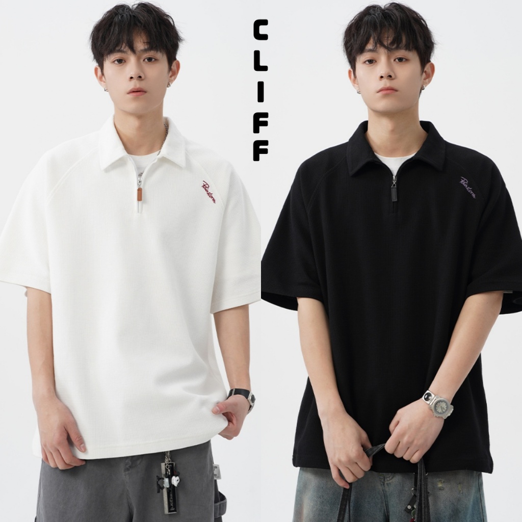 CLIFF เสื้อโปโล การออกแบบซิปครึ่ง พิมพ์ลายตัวอักษร สีล้วน แฟชั่นเรียบง่าย เสื้อยืดเท่