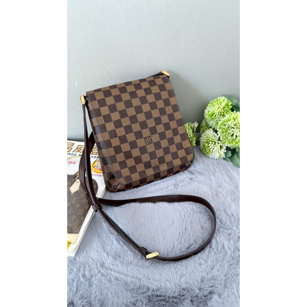 กระเป๋ามือสอง LV Damier Tango