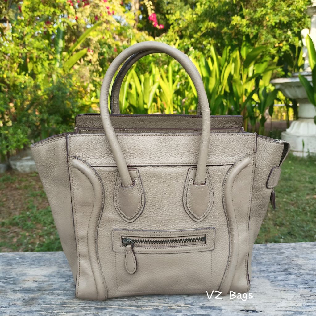 👑กระเป๋ามือสอง ทรง tote สไตล์ Celine  (กรุณาอ่านรายละเอียดสินค้า)