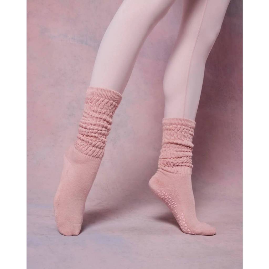 ถุงเท้ากันลื่นข้อยาว ความยาวสูงถึงกลางน่อง ไม่แยกนิ้วเท้า ถุงเท้าพิลาทิส ถุงเท้าโยคะและเต้น แบรนด์ แทวี TAVI รุ่น Stacy🌟