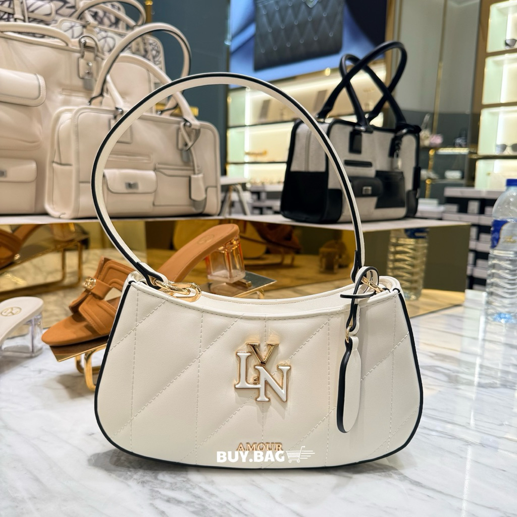 LYN : กระเป๋าสะพายข้าง  Gastonia Shoulder Bag / LL24FBF108 ชอปแท้จากช็อป100% พร้อมถุงแบรนด์