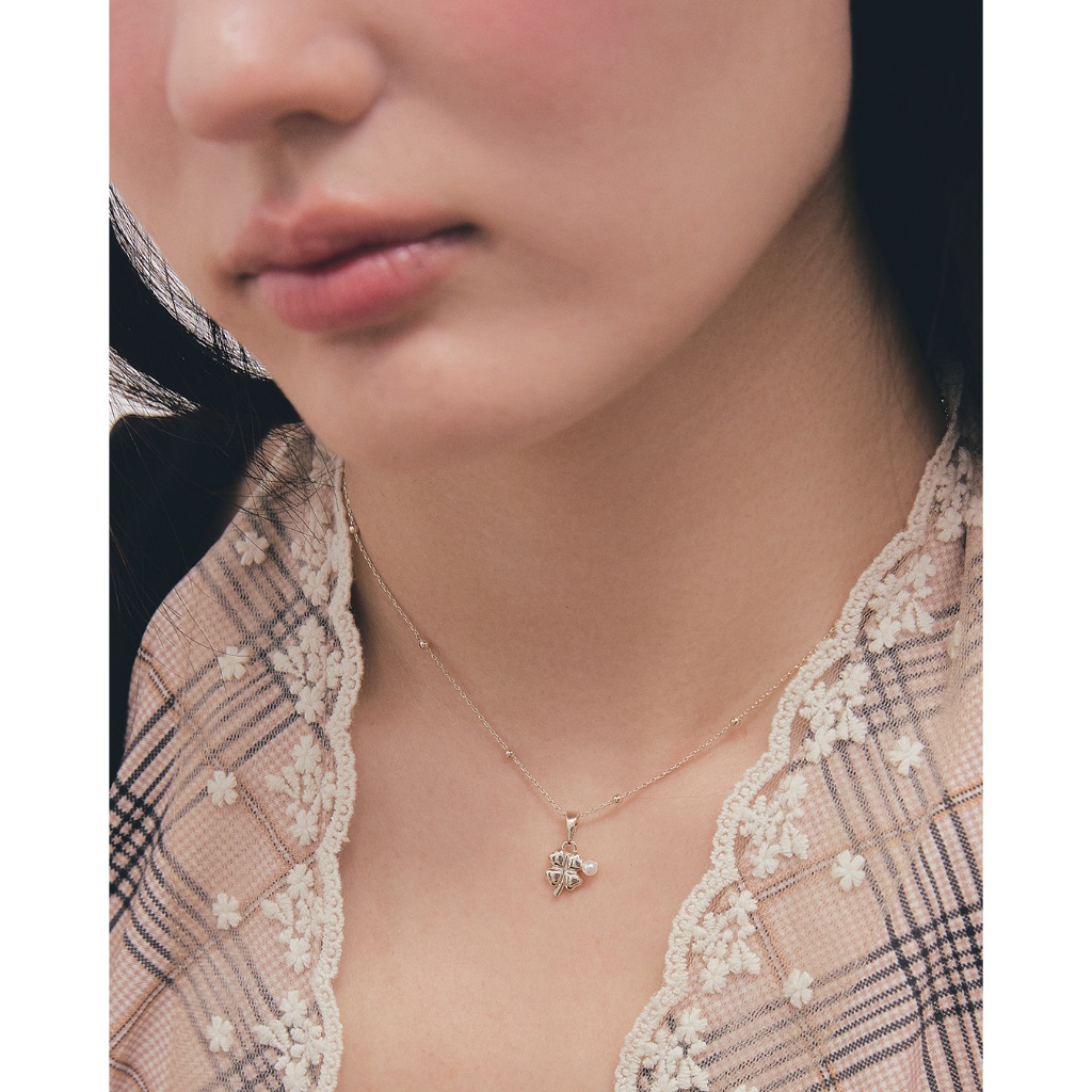 Julys - four leaf clover necklace