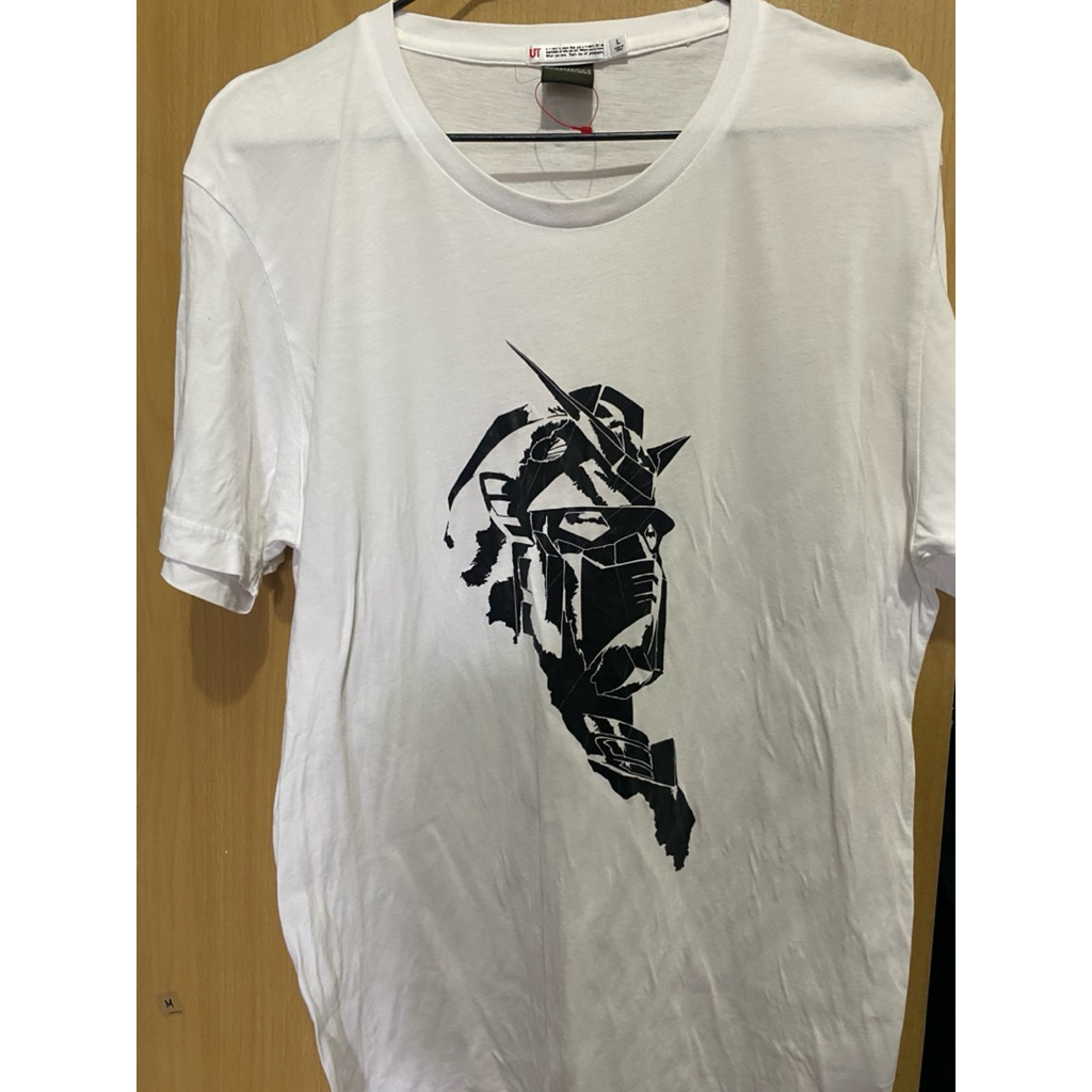 (ของแท้) เสื้อยืดUniqlo UT Mobile Suit Gundam 45th Anniversary มือสอง