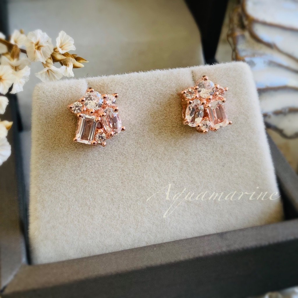 ต่างหูสตั๊ดดีไซน์แฟนซี (Fancy Collection) ฝังพลอยเพทายขาว และ พลอยไวท์โทพาส