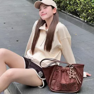 กระเป๋า Merge รุ่น A Day Bag ลายเลื่อม ของแท้ 100% จากร้าน Official สวยหรู ดูแพง