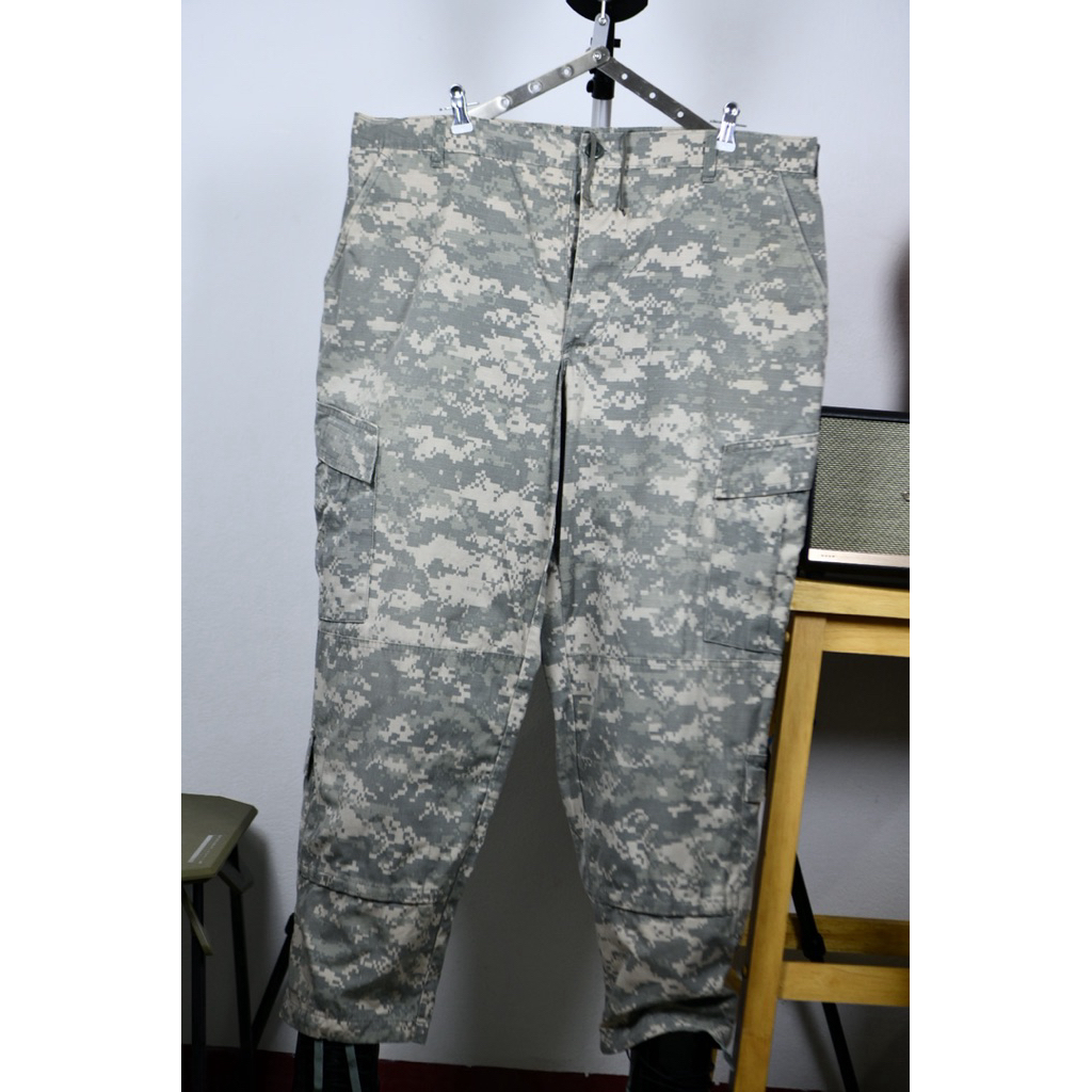 กางเกงทหารมือสองของกองทัพสหรัฐฯ (U.S. Army) ลายพรางดิจิทัล ACU (Army Combat Uniform) เอว 36-39“