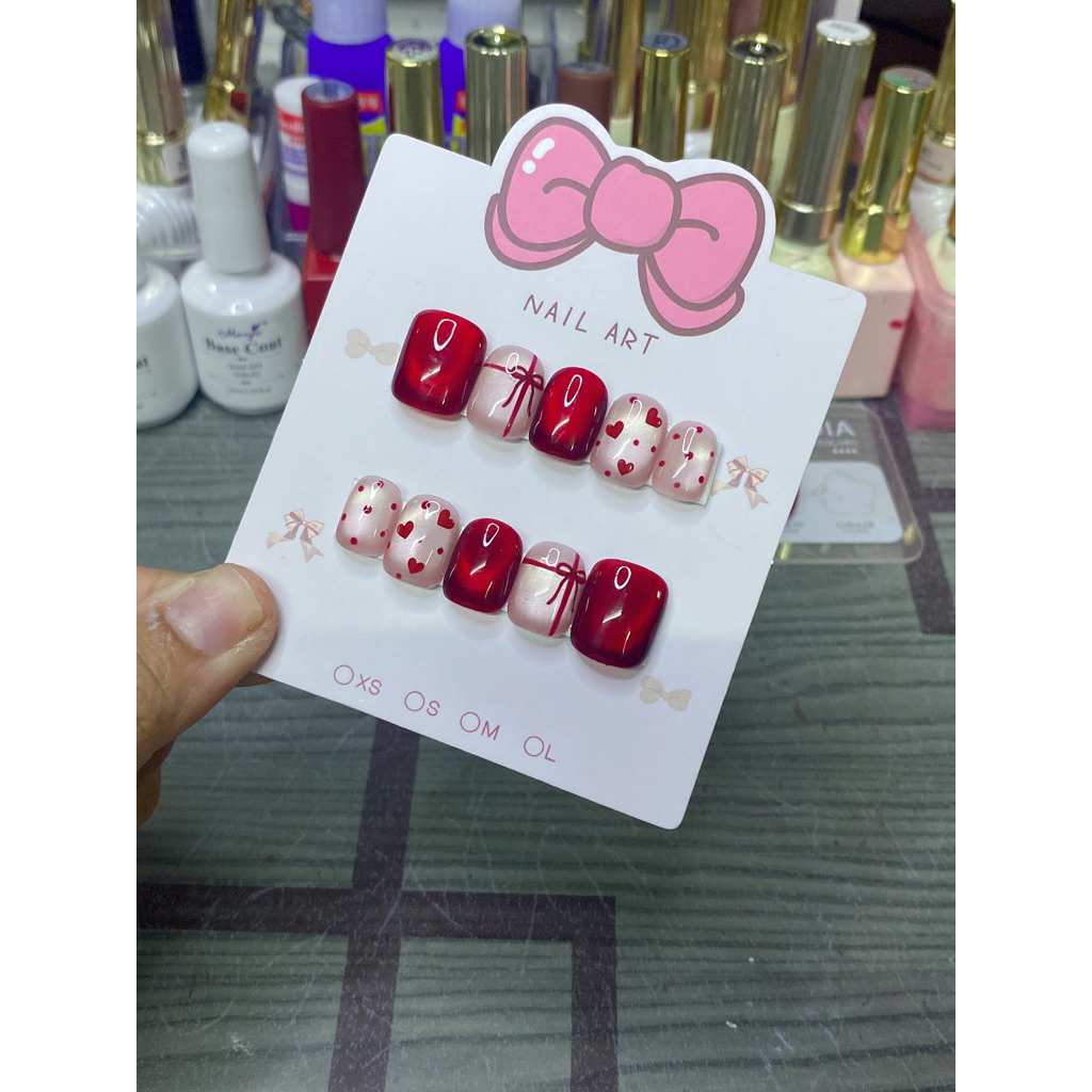 สั้นกุดเล็บปลอมสำเร็จรุปพร้อมติดลาย-ฟรีกาวตะไบทุกชุด