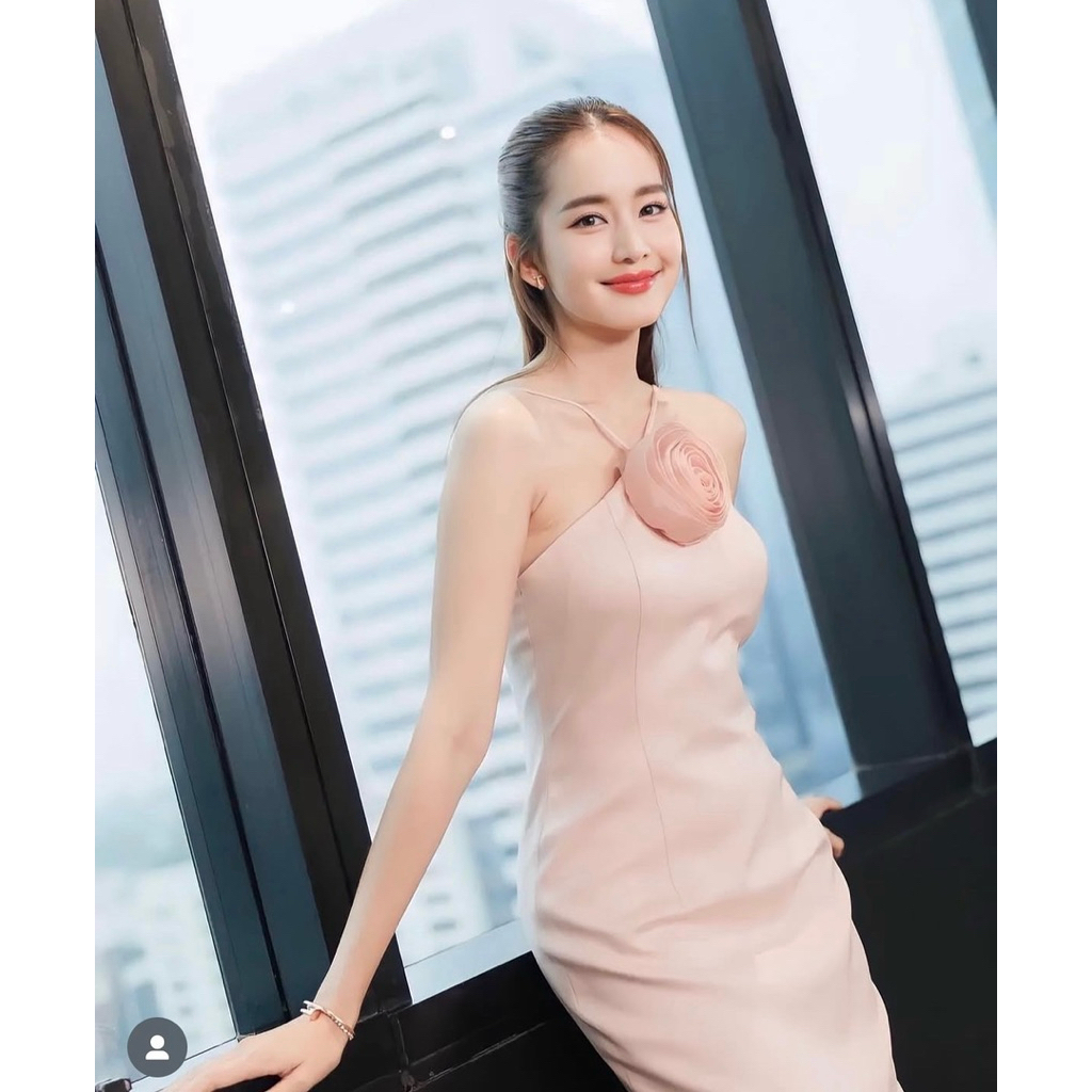 ส่งต่อเดรสออกงาน Nichp size M มือสอง ช้อป 4,590 งดต่อราคานะคะ งานจริงกับสัดส่วนอยู่รูปท้ายๆค่ะ