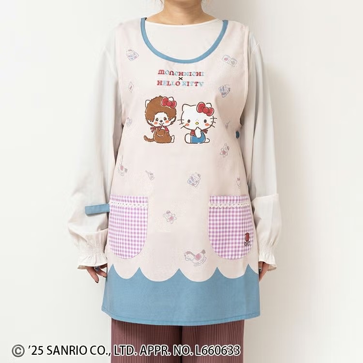 [Monchhichi] ผ้ากันเปื้อน Monchhichi x Hello Kitty ขอบสีฟ้า [วัสดุ] โพลีเอสเตอร์, ผ้าฝ้าย [ขนาด] ควา