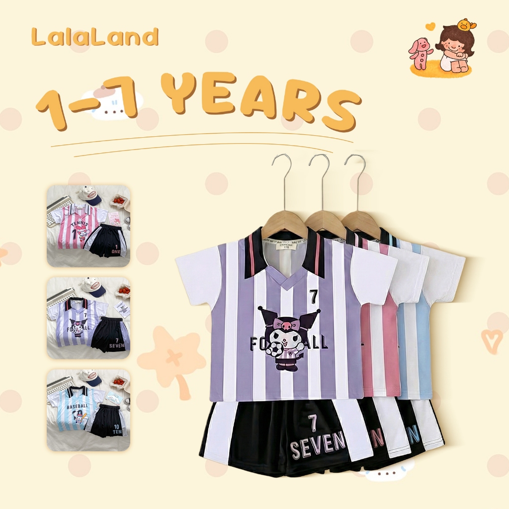 2-12 ปี กางเกงขาสั้นเด็กหญิง+แขนสั้น ลายการ์ตูนสุดน่ารัก เสื้อโปโลคอวี สไตล์นักกีฬา านุ่มใสสบายฯ กางเกงขาสั้น