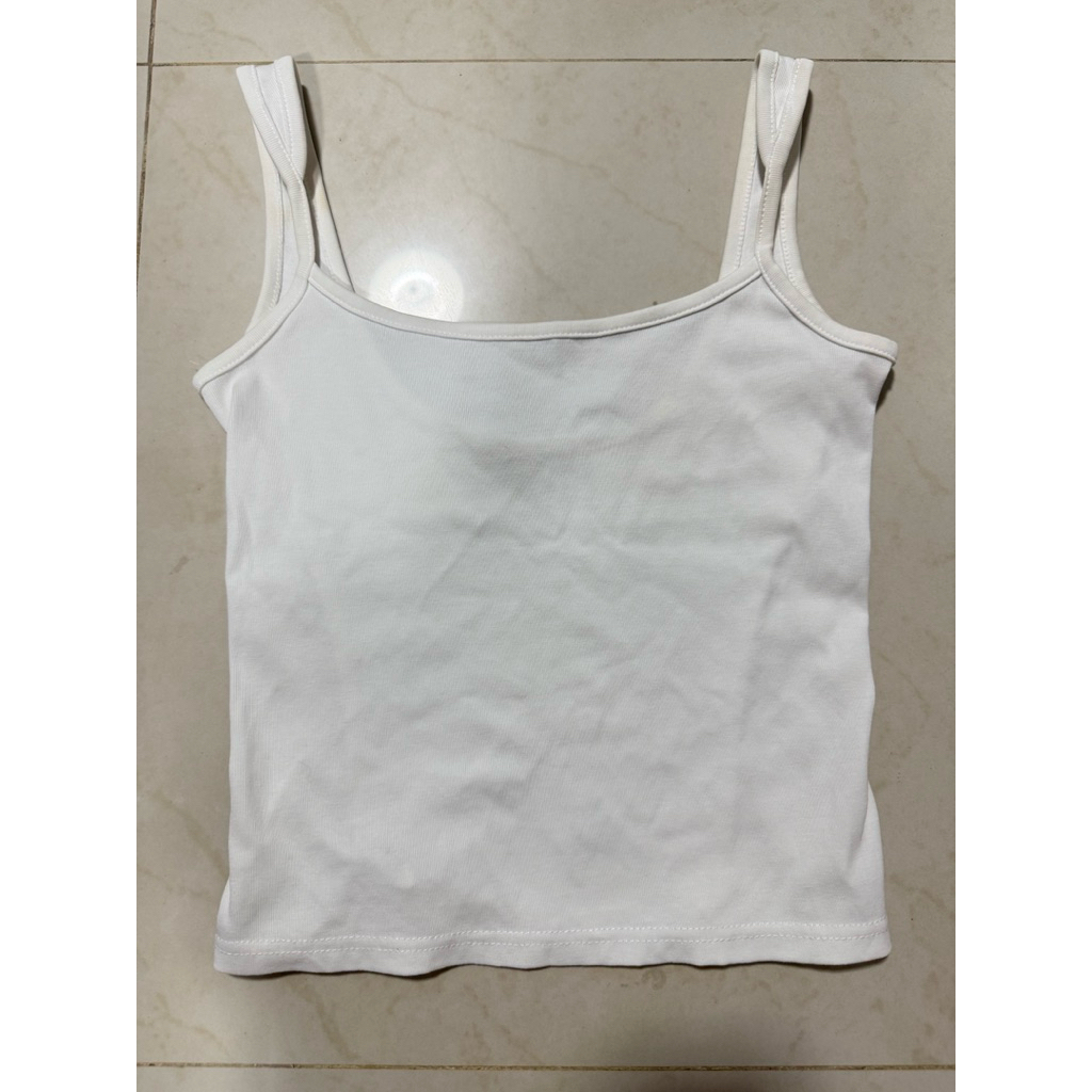 wg.we เสื้อสายเดี่ยว